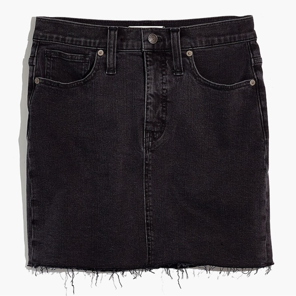 Madewell Stretch black Denim Mini Skirt with raw hem NWT ❤️❤️